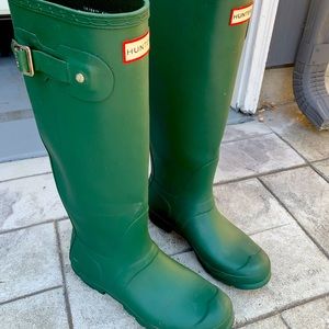 Hunter Green Rain Boots Size 9